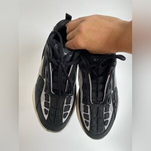 Bone Runner Leather Sneakers